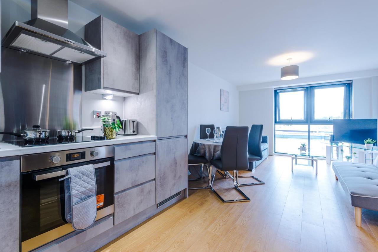 ✰Onpoint - Modern 2 Bed Apartment Close To Centre✰ ลีดส์ ภายนอก รูปภาพ