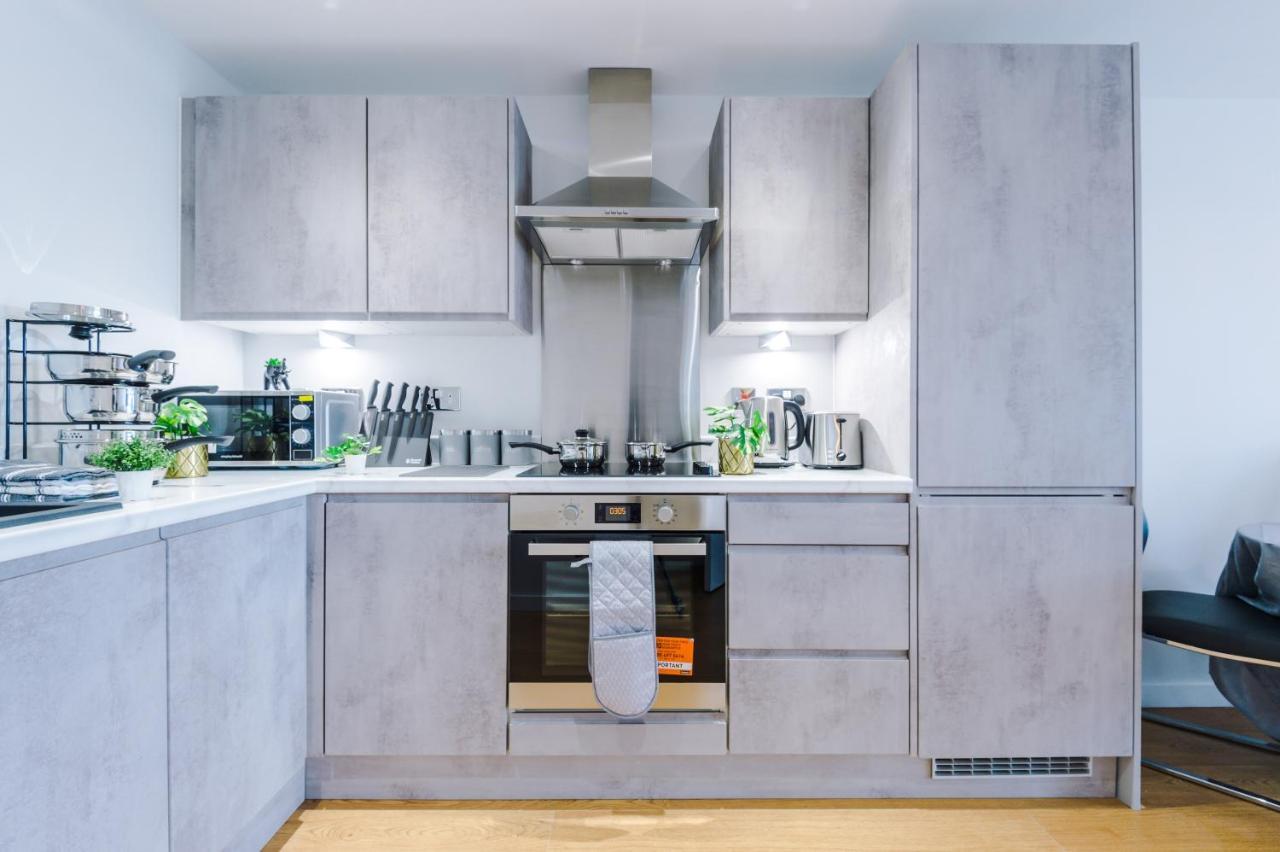 ✰Onpoint - Modern 2 Bed Apartment Close To Centre✰ ลีดส์ ภายนอก รูปภาพ