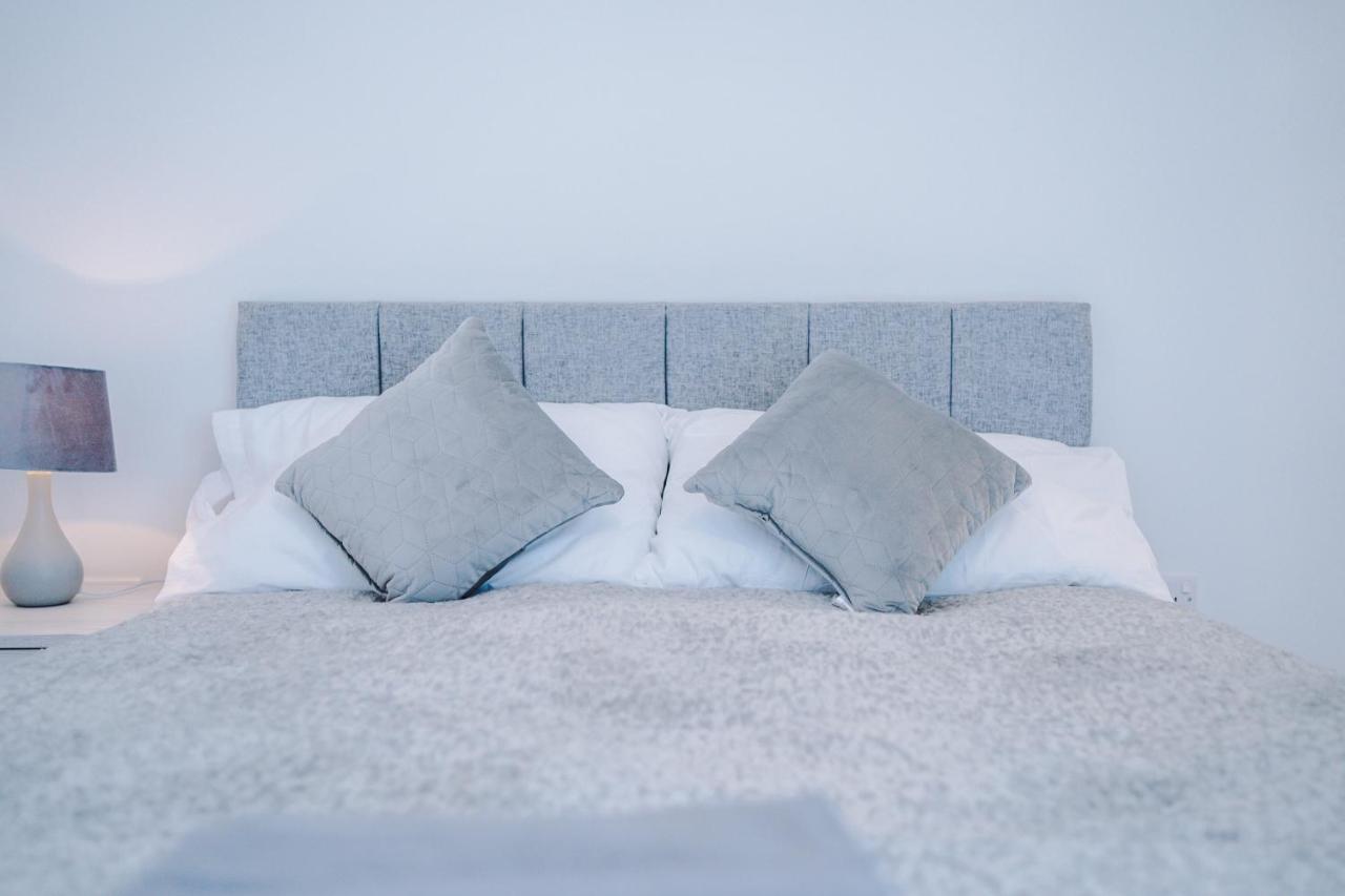 ✰Onpoint - Modern 2 Bed Apartment Close To Centre✰ ลีดส์ ภายนอก รูปภาพ
