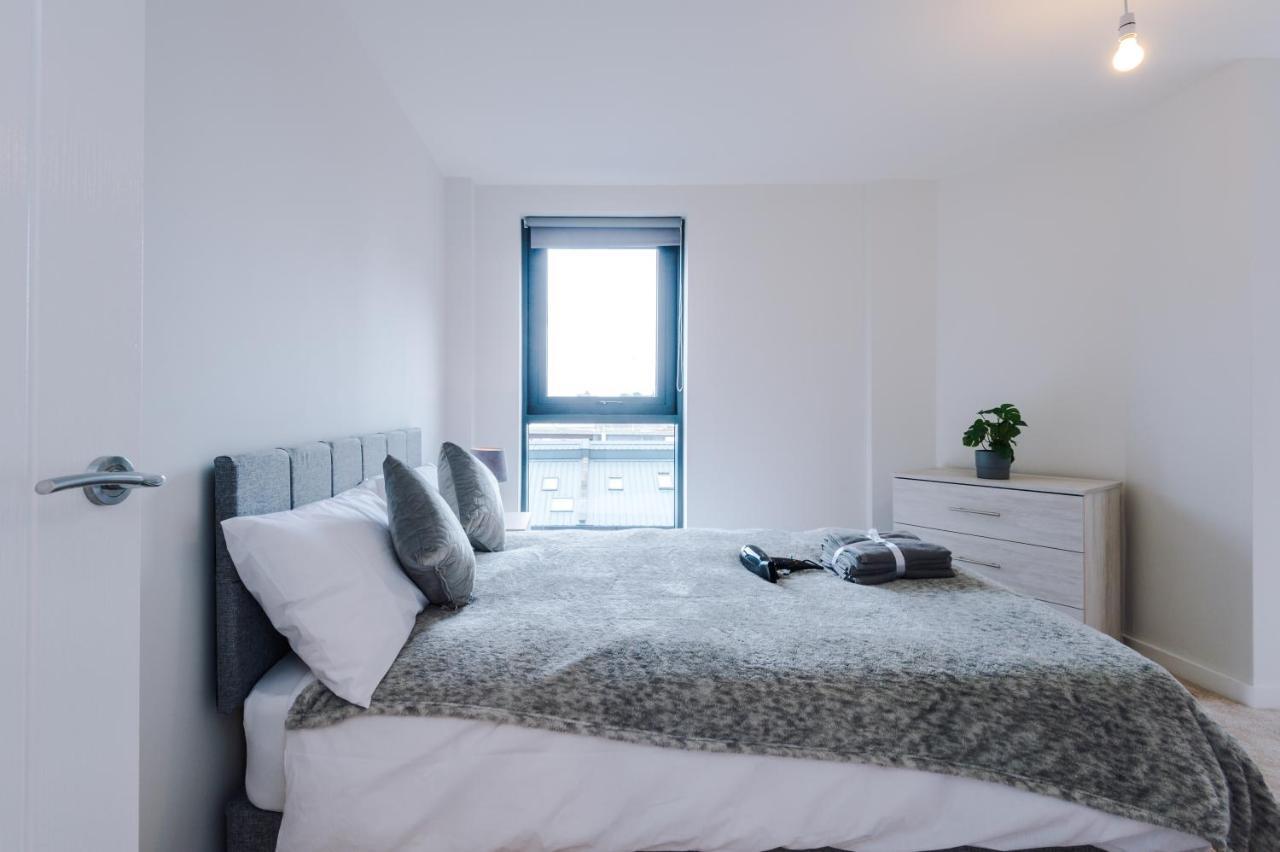 ✰Onpoint - Modern 2 Bed Apartment Close To Centre✰ ลีดส์ ภายนอก รูปภาพ