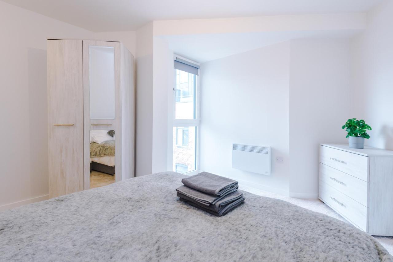 ✰Onpoint - Modern 2 Bed Apartment Close To Centre✰ ลีดส์ ภายนอก รูปภาพ