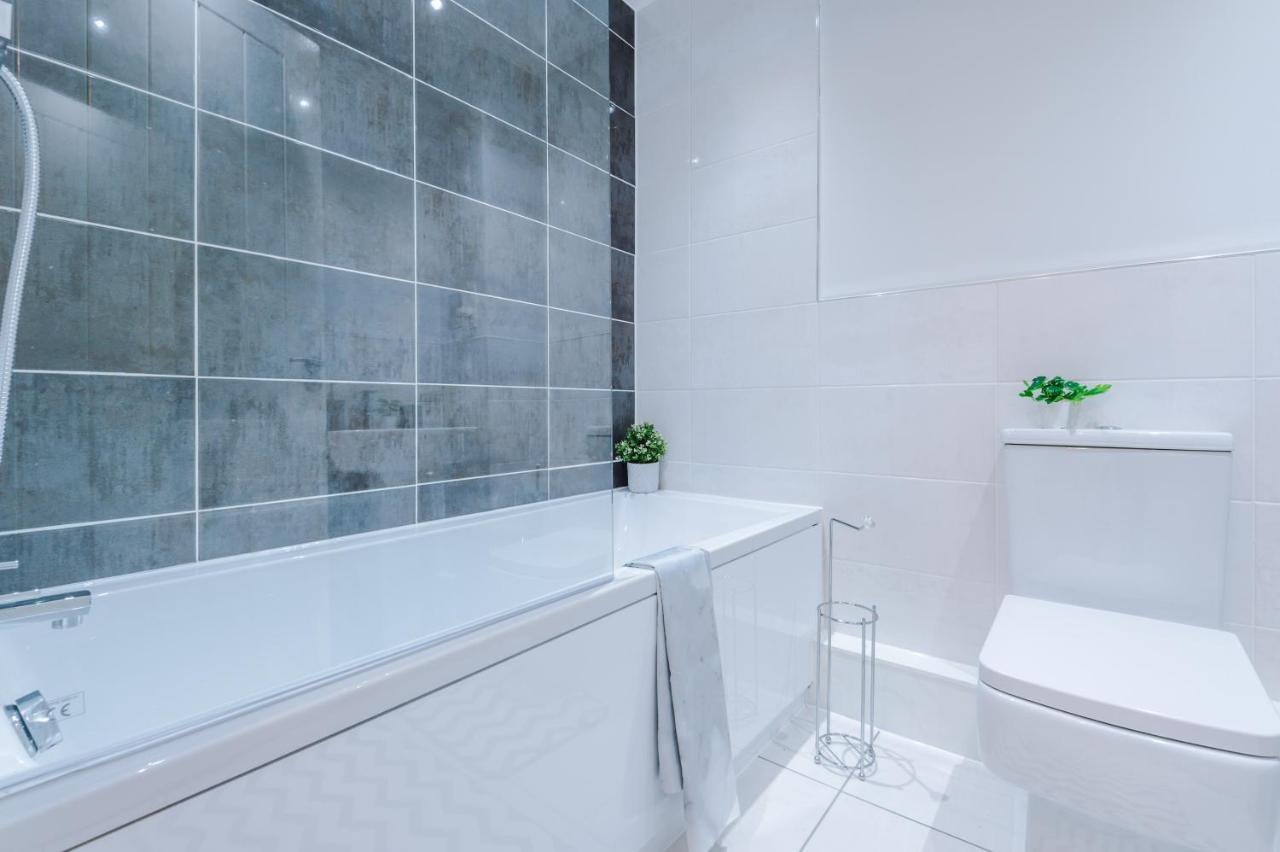 ✰Onpoint - Modern 2 Bed Apartment Close To Centre✰ ลีดส์ ภายนอก รูปภาพ