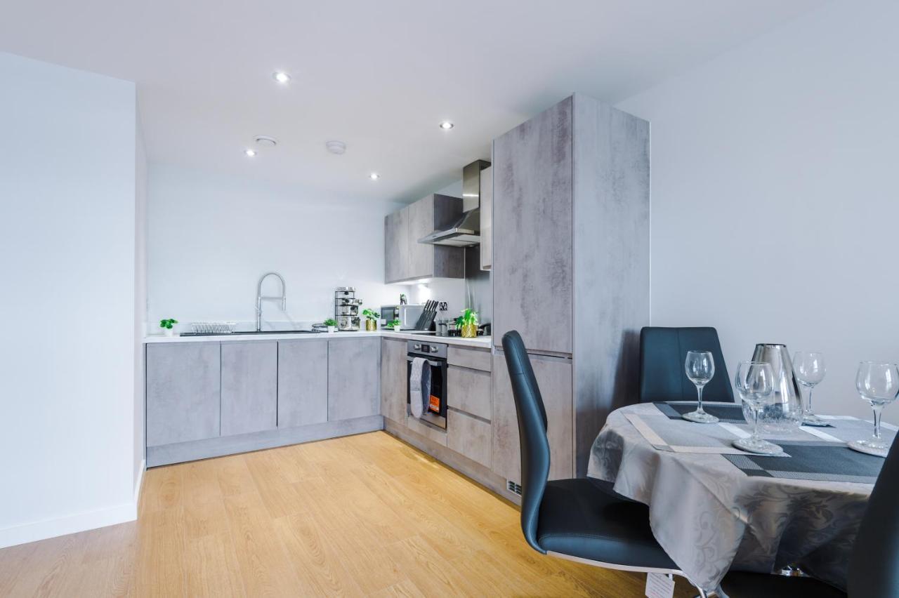 ✰Onpoint - Modern 2 Bed Apartment Close To Centre✰ ลีดส์ ภายนอก รูปภาพ