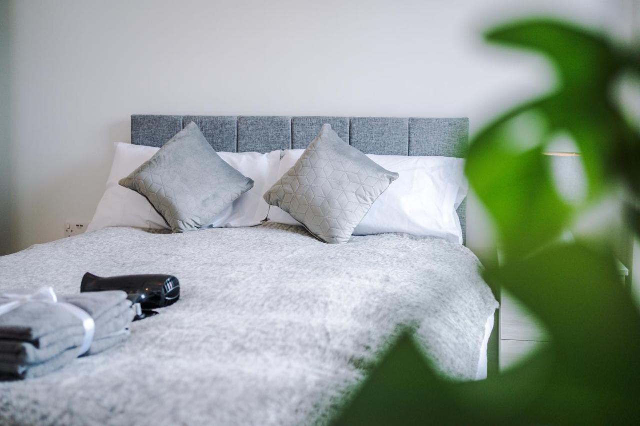 ✰Onpoint - Modern 2 Bed Apartment Close To Centre✰ ลีดส์ ภายนอก รูปภาพ